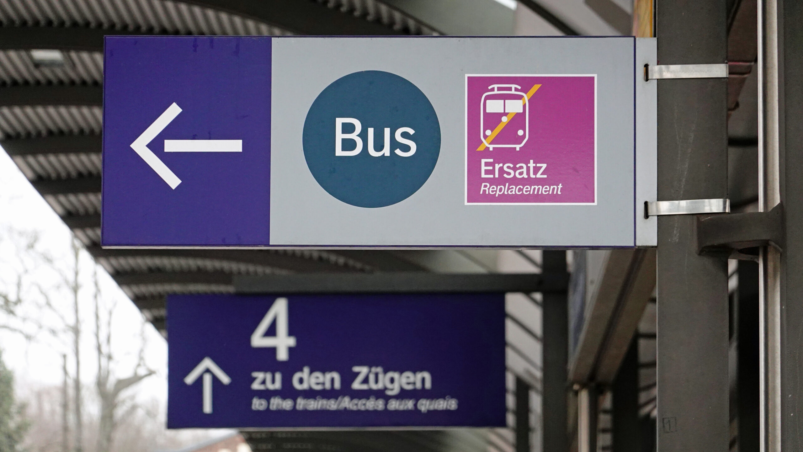 Gemeinsam auf Reisen zum Tag der Schiene: Unser Start-Stickersammelspektakel!